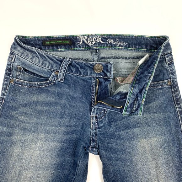 Wrangler Rock 47 Low Rise Flared Studded Jeans - Women's Size 1 - Picture 7 of 14